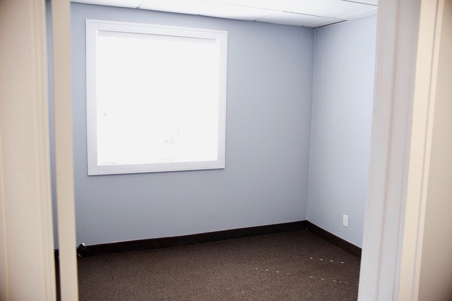 More Photos Of 735 Crofton St SE, Grand Rapids Warehouse For Lease