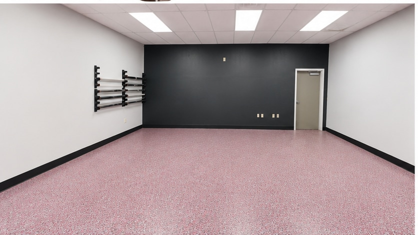 More Photos Of 2605 W Storage Parkway Rd, Rogers Flex For Lease
