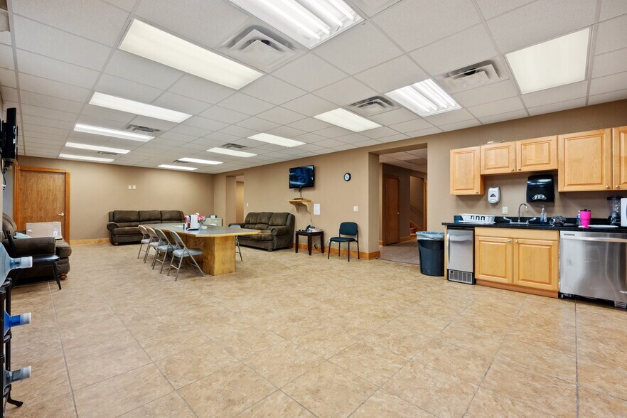 More Photos Of 40 Corgey Rd, Pleasanton Light Manufacturing For Lease