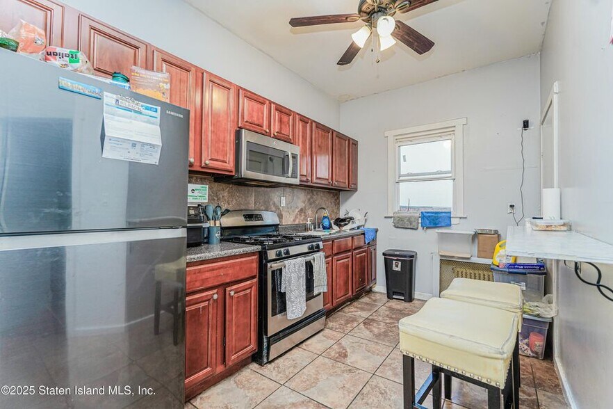 More Photos Of 587 Bay St, Staten Island Storefront Retail Residential For Sale