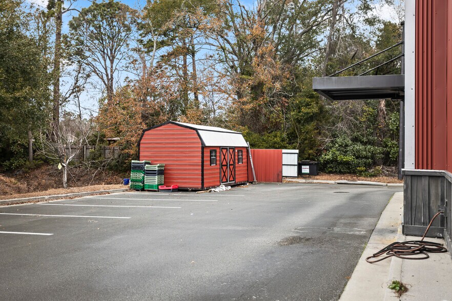 More Photos Of 762 Veterans Pky, Hinesville Restaurant For Sale