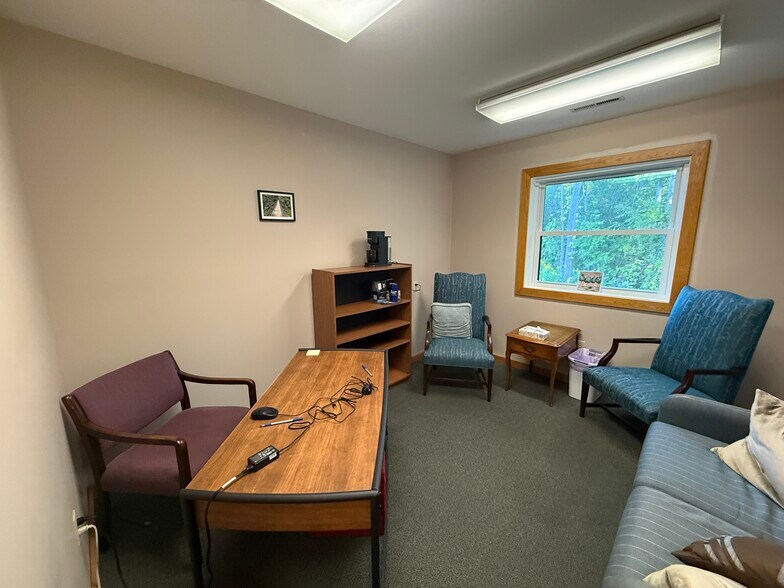 More Photos Of 8287-8289 Loop Rd, Baldwinsville Office For Lease