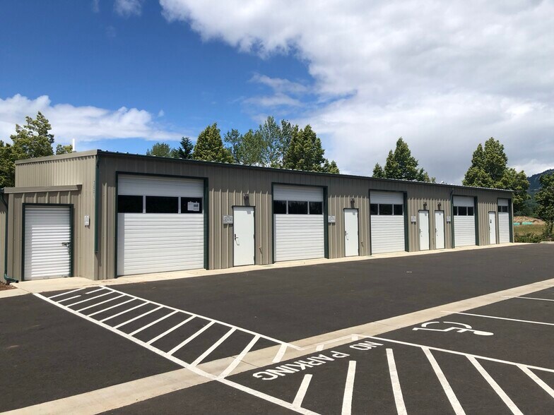 Primary Photo Of 3001 Short St, Springfield Industrial For Lease