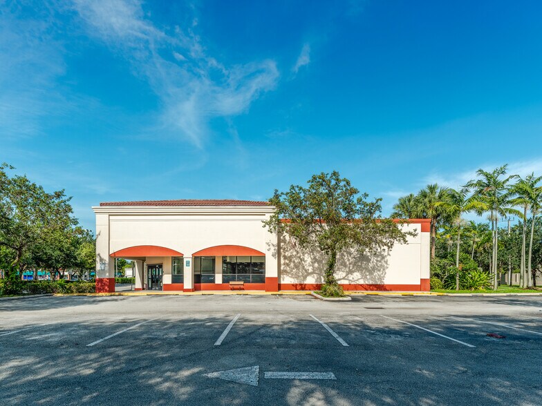 More Photos Of 6980 W Commercial Blvd, Lauderhill Drugstore For Lease
