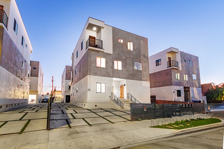 More Photos Of 4842 W 17th St, Los Angeles Apartments For Sale
