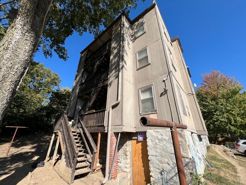 More Photos Of 108 N Mersington Ave, Kansas City Apartments For Sale