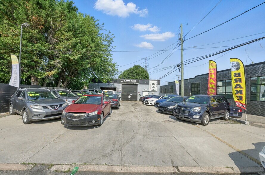 More Photos Of 303 S Eaton St, Baltimore General Retail For Sale