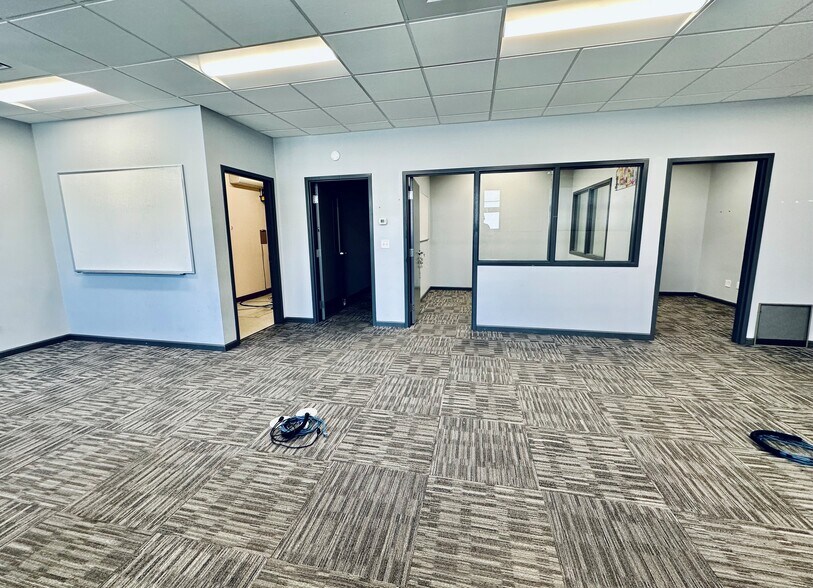 More Photos Of 329 E 2100 S, Salt Lake City Showroom For Lease