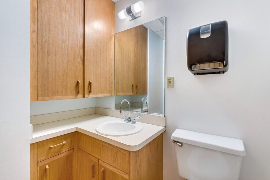 More Photos Of 2525 Harbor Blvd, Port Charlotte Medical For Lease