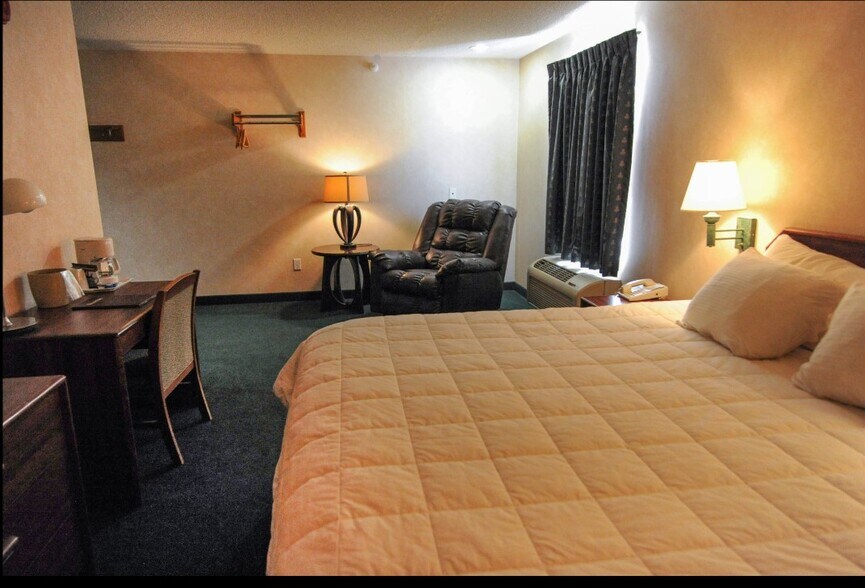 More Photos Of 815 E 8th Ave, Yuma Hotel For Sale