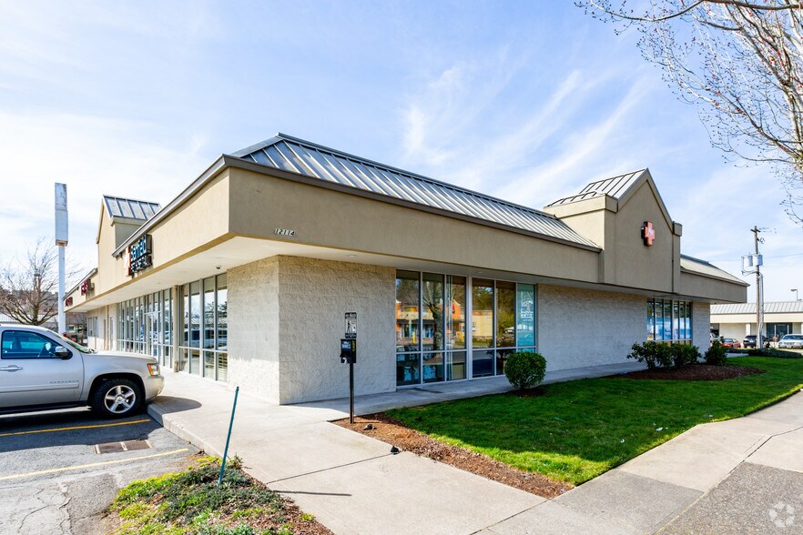 More Photos Of 11930 NE Glisan St, Portland Unknown For Lease