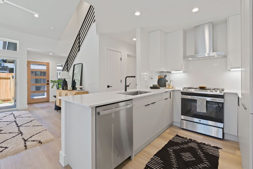 More Photos Of 1901 Albury Cv, Austin Specialty For Sale