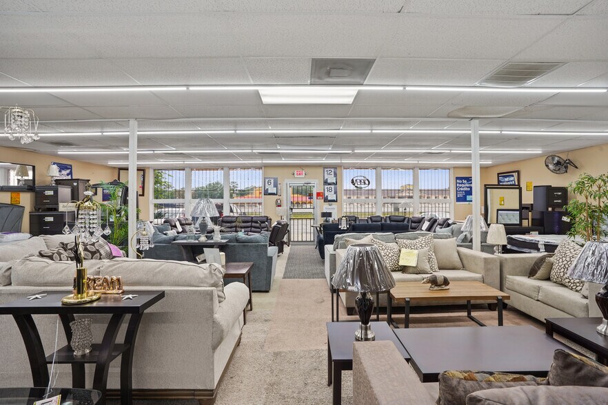 More Photos Of 10722 E I-10 Fwy, Houston Freestanding For Sale
