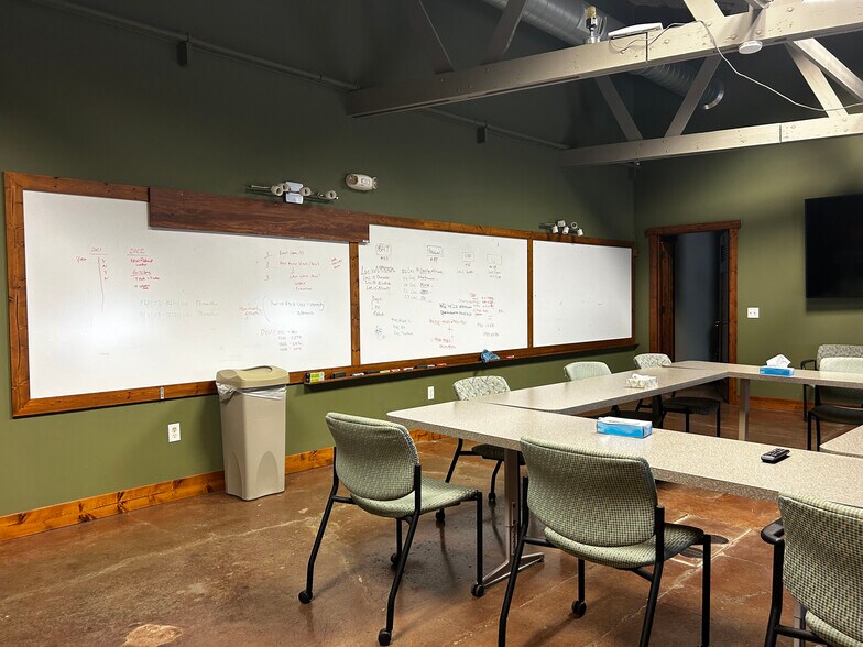 More Photos Of 2918 Portage St, Kalamazoo Office For Sale