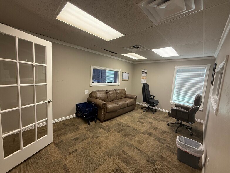 More Photos Of 3706 Mockingbird Ln, Amarillo Office For Sale