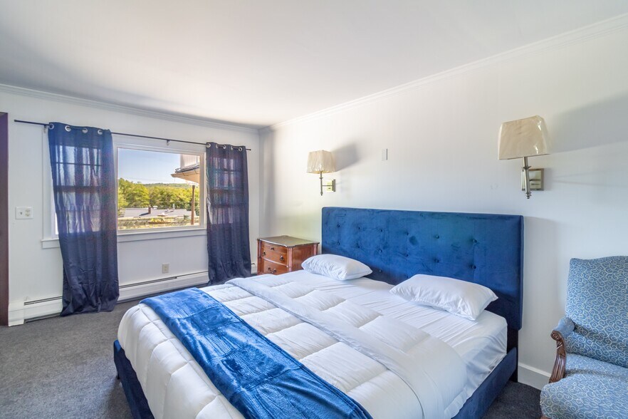 More Photos Of 196 US Route 1, Bucksport Hotel For Sale