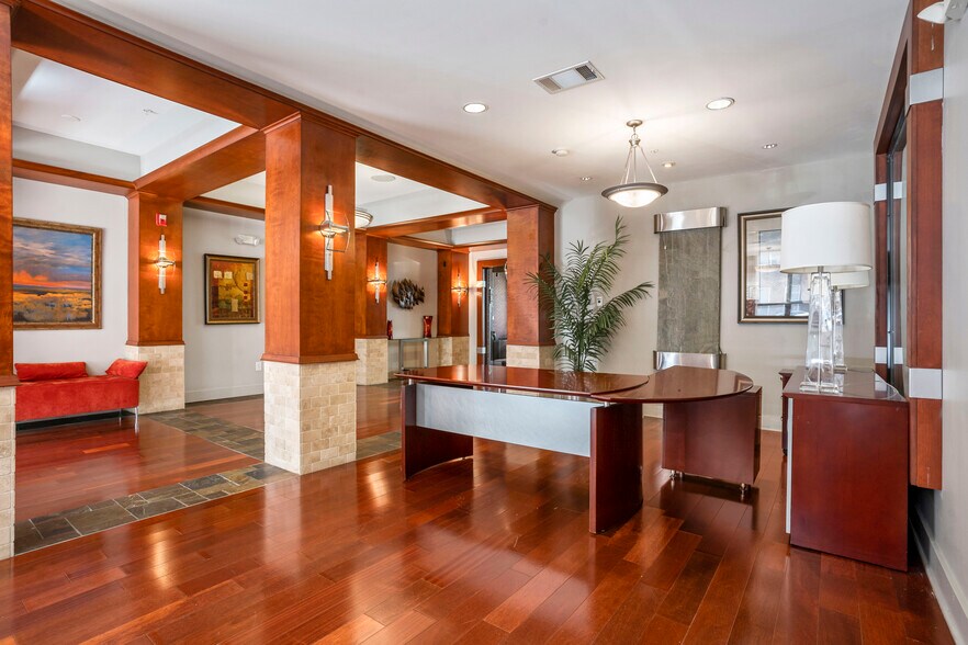 More Photos Of 400 17th St NW, Atlanta Apartments For Lease