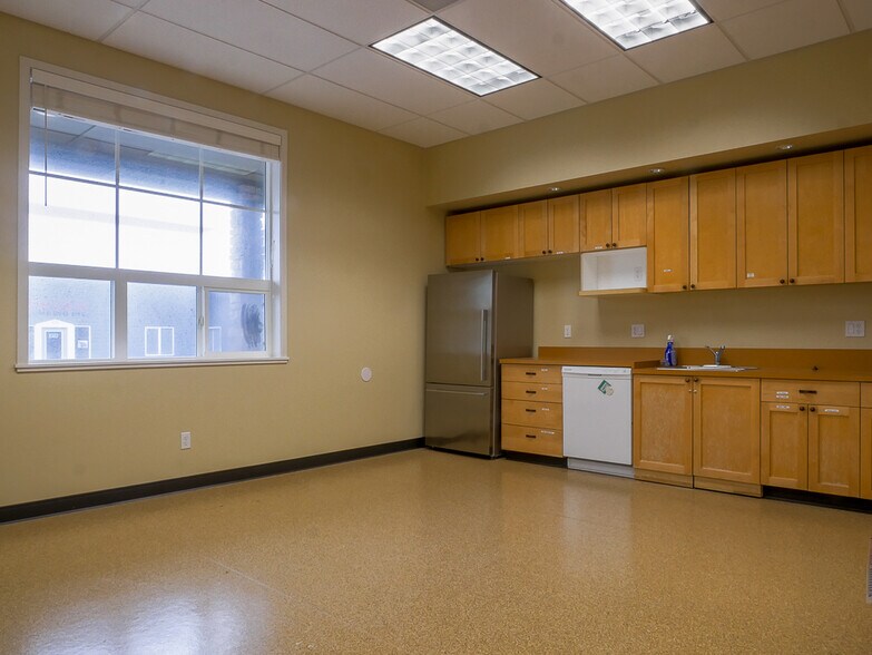 More Photos Of 1605 N Coast Hwy, Newport Office For Lease