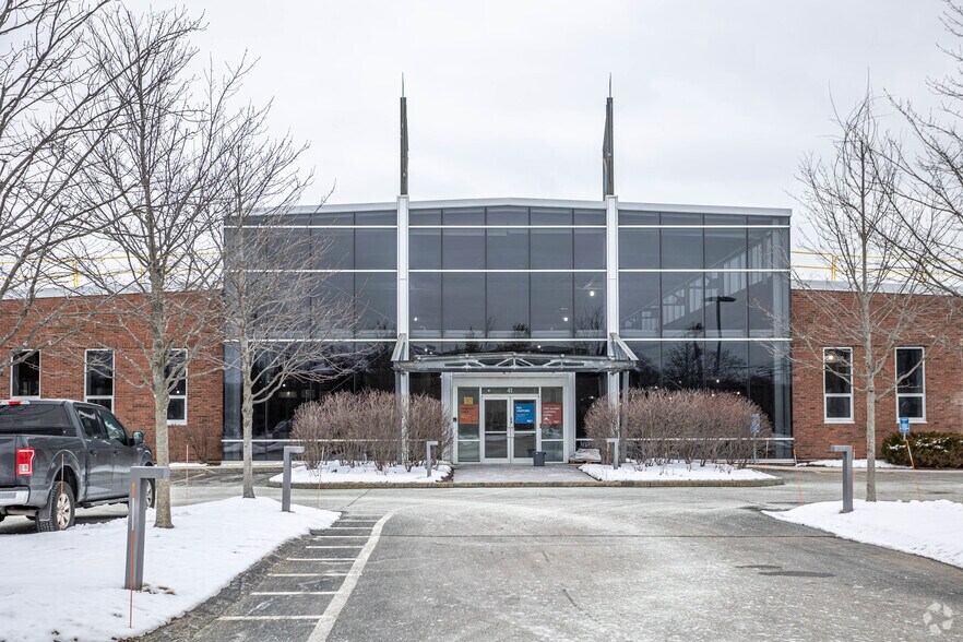 More Photos Of 41 Seyon St, Waltham Research And Development For Lease