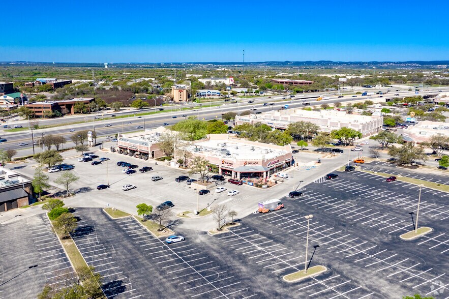 More Photos Of 11075 W IH-10, San Antonio General Retail For Lease