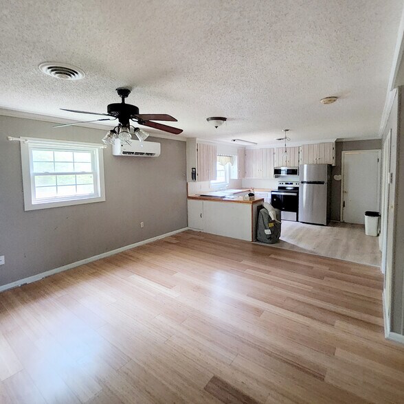More Photos Of 1201 Crescent St, Summerton Apartments For Sale