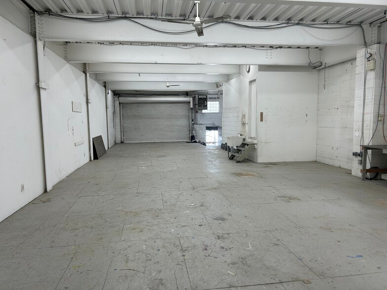 More Photos Of 4613 27th St, Long Island City Manufacturing For Lease