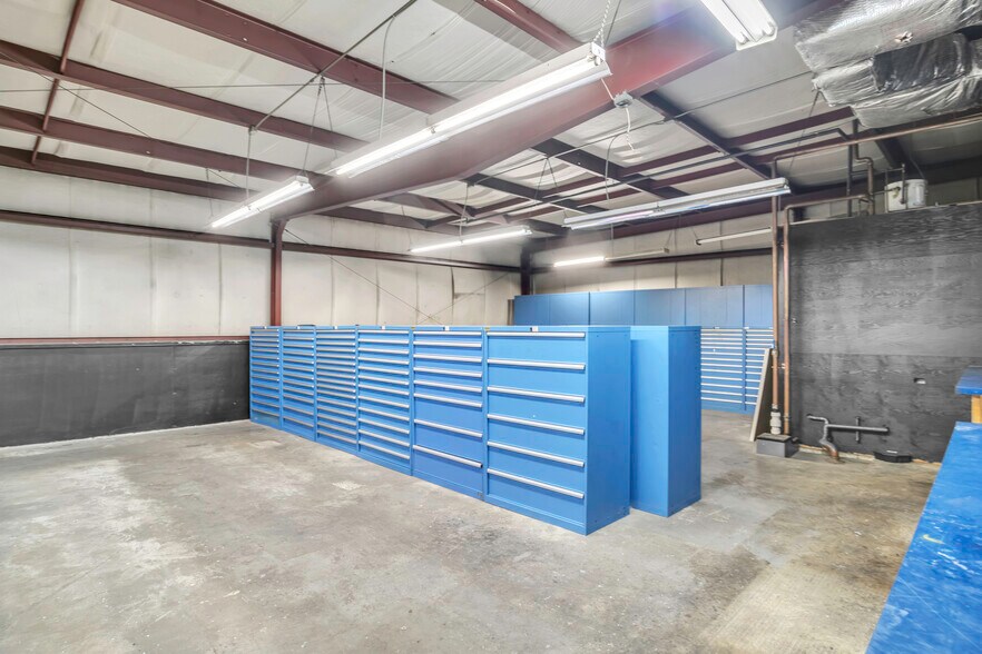 More Photos Of 253 Greenfield Rd, South Deerfield Auto Dealership For Sale