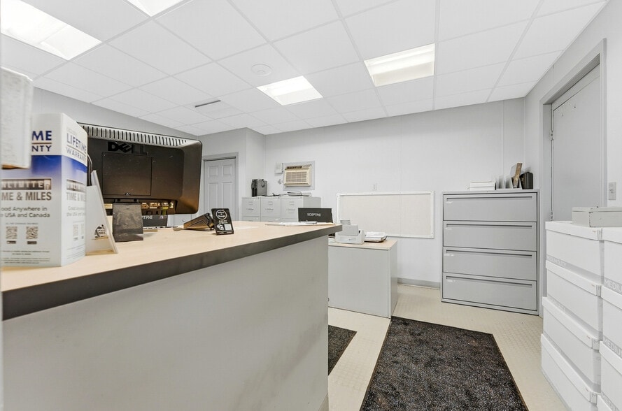 More Photos Of 1229 Country Club Rd, Fairmont Auto Dealership For Sale