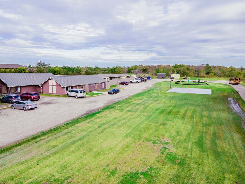More Photos Of 4227 Old Chocolate Bayou Rd, Manvel Office For Sale