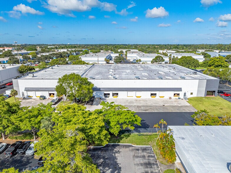 More Photos Of 5360 NW 35th Ave, Fort Lauderdale Warehouse For Lease