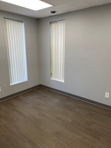 More Photos Of 17560-17600 Helro Dr, Fraser Warehouse For Lease