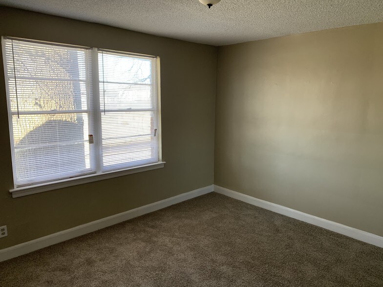 More Photos Of 1055 Merriwether Ave, Memphis Apartments For Sale