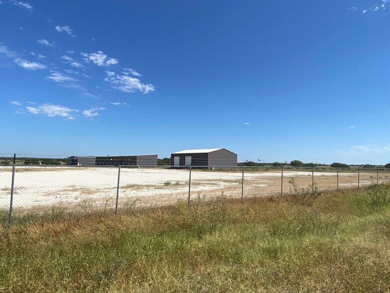 Primary Photo Of 3248 N. Hwy Frontage Rd., Three Rivers Warehouse For Lease