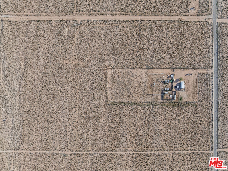 More Photos Of 9025 Camp Rock Rd, Lucerne Valley Veterinarian Kennel For Sale