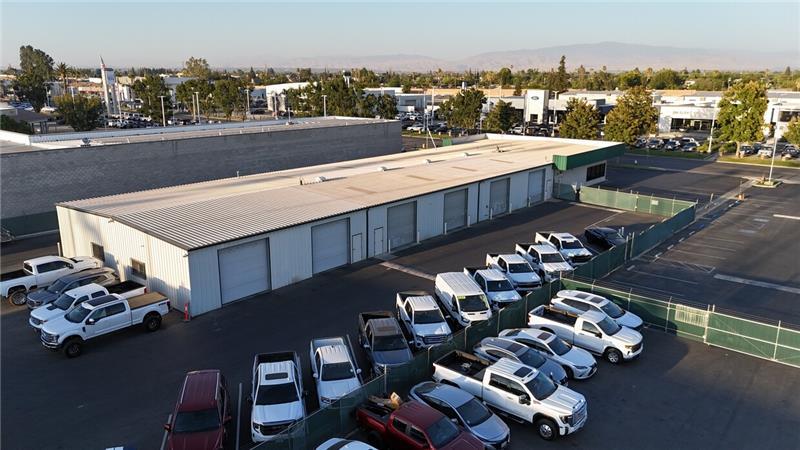 More Photos Of 5401 Gasoline Alley Dr, Bakersfield Service For Lease