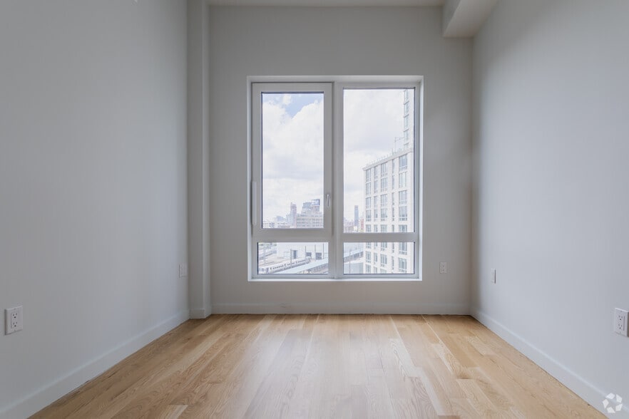 More Photos Of 45-67 Davis St, Long Island City Apartments For Lease