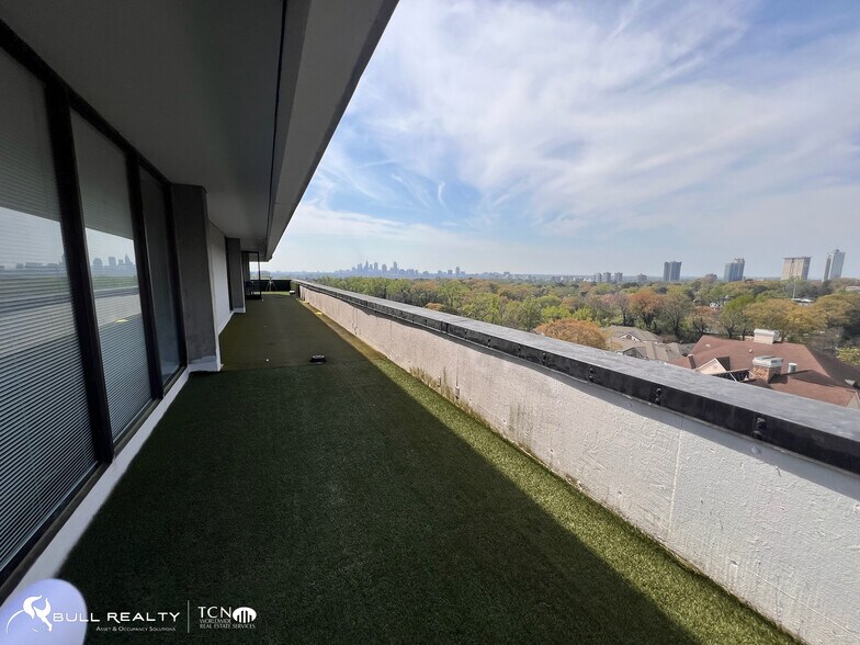 More Photos Of 550 Pharr Rd NE, Atlanta Office For Sale