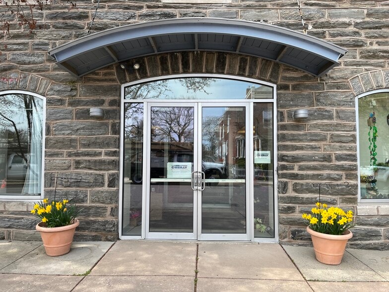 More Photos Of 9-23 W Highland Ave, Philadelphia Office For Lease