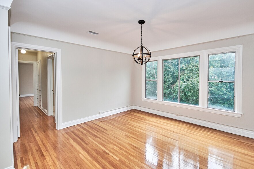 More Photos Of 6669 De Longpre Ave, Los Angeles Apartments For Sale