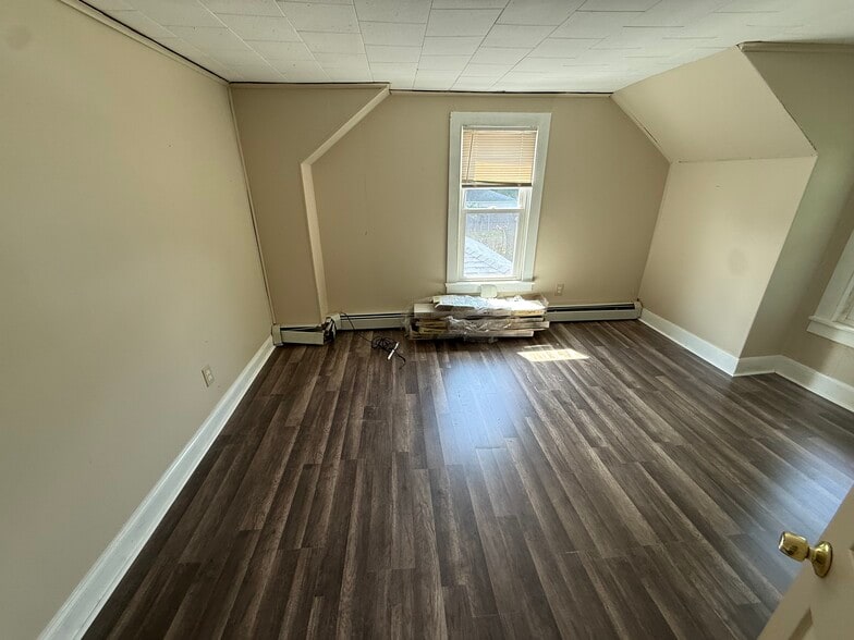 More Photos Of 412 Adams Ave, Endicott Apartments For Sale
