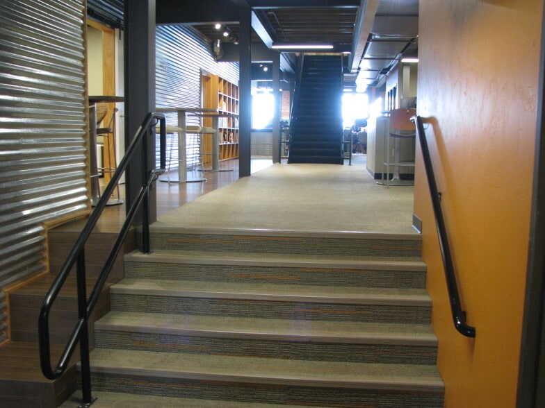 More Photos Of 124 N Broadway, De Pere Loft Creative Space For Lease