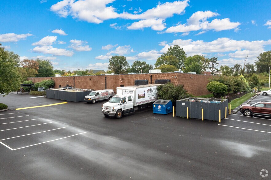 More Photos Of 101 Friends Ln, Newtown Flex For Sale