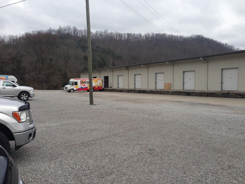 More Photos Of 8332 KY-1428, Allen Warehouse For Sale