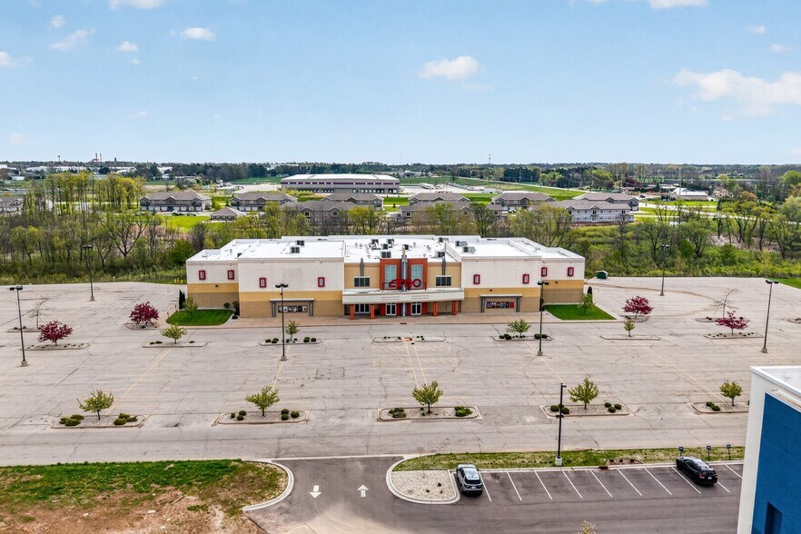 More Photos Of 2555 S 44th St, Manitowoc Movie Theatre For Sale