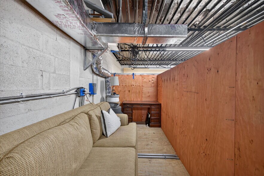 More Photos Of 1334 S Killian Dr, Lake Park Warehouse For Sale