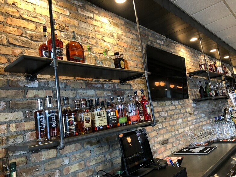 More Photos Of 106 E Lincoln Hwy, Dekalb Restaurant For Lease