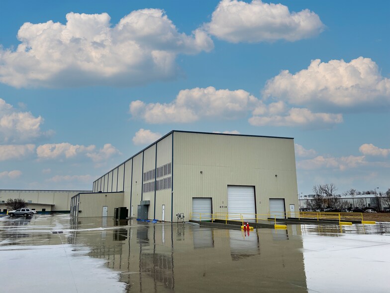 Primary Photo Of 4719 N Mingo Rd, Tulsa Manufacturing For Lease