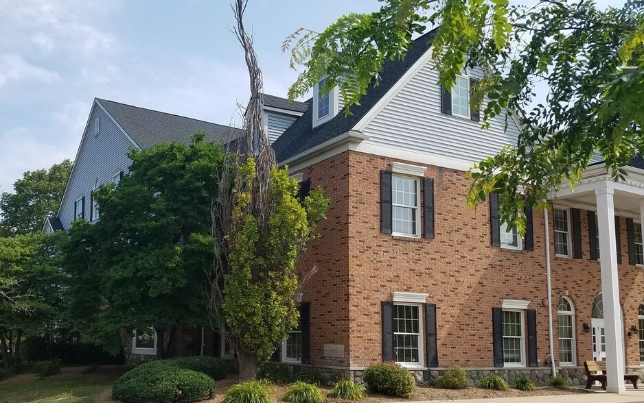 More Photos Of 929 W University Dr, Rochester Medical For Lease