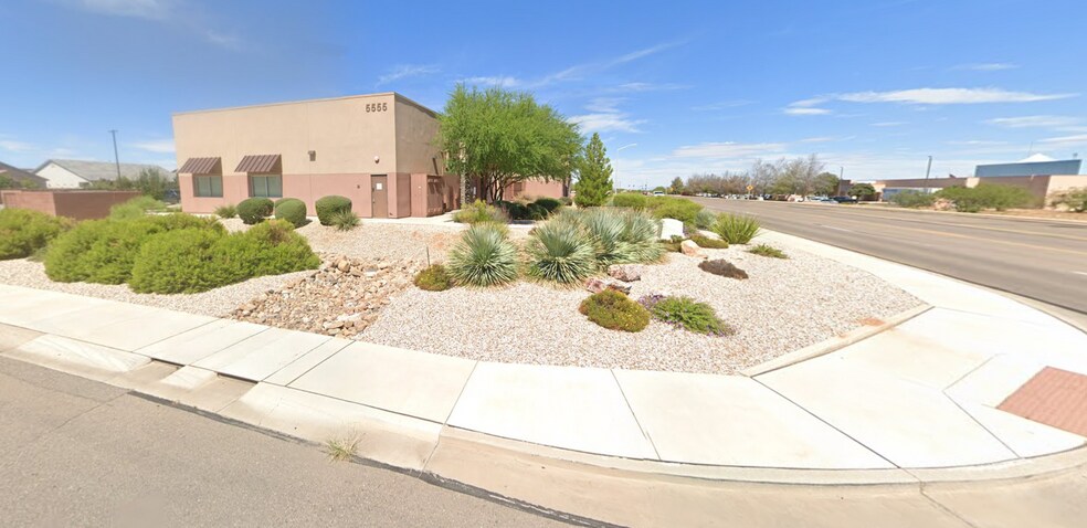 More Photos Of 5555 Mesa Verde Dr, Sierra Vista Medical For Lease