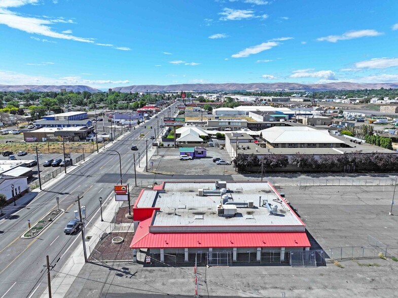 More Photos Of 1406 N 1st St, Yakima Restaurant For Sale
